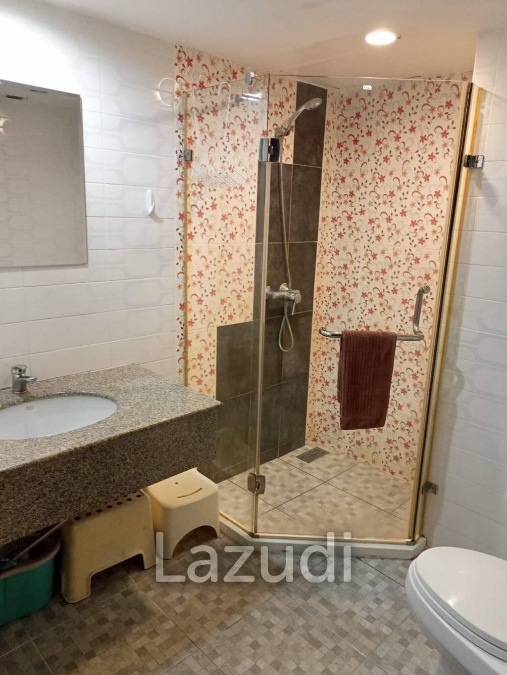 3 bedrooms 2 bathrooms 105 Sq.M. Omni Tower