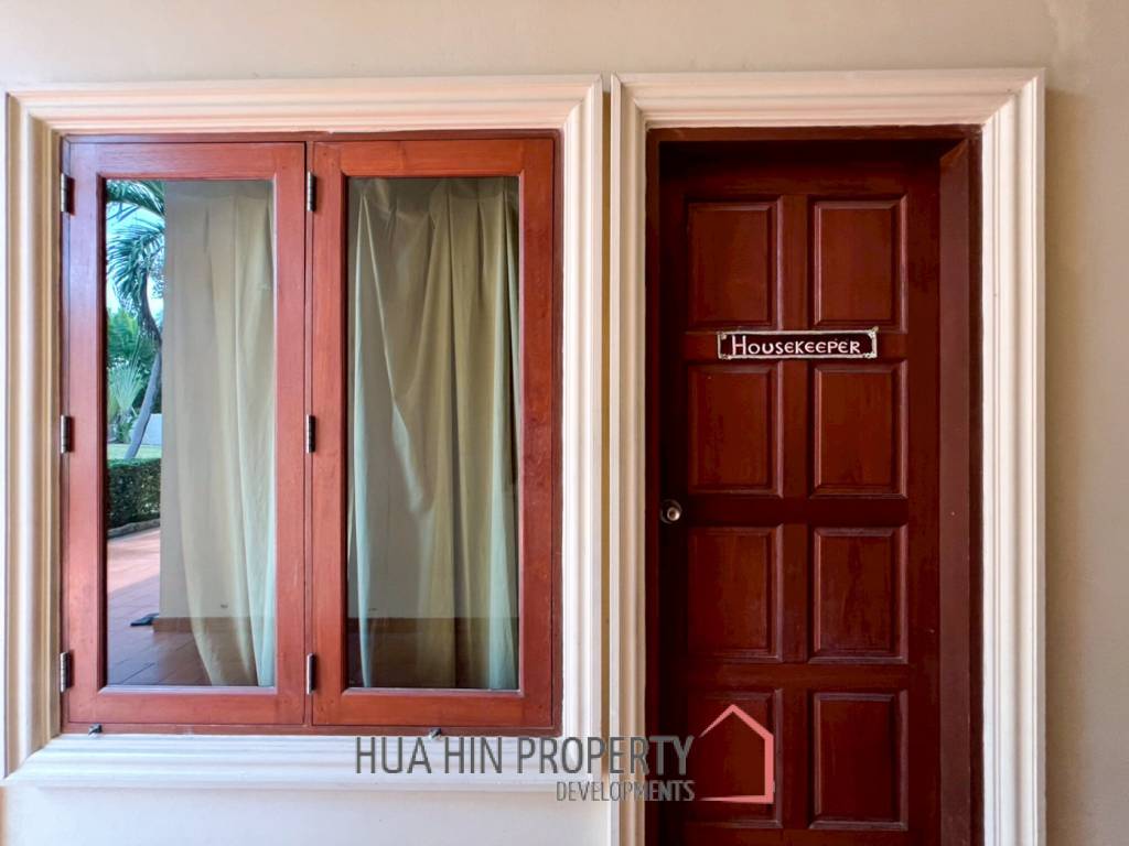 Exclusive 6-Bedroom Villa For Sale in Palm Hills Cha Am