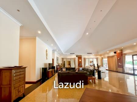 Exclusive 6-Bedroom Villa For Sale in Palm Hills Cha Am