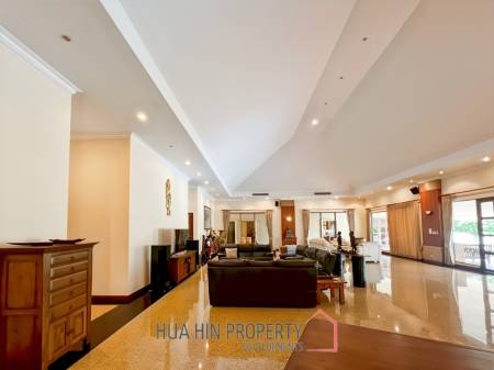 Exclusive 6-Bedroom Villa For Sale in Palm Hills Cha Am