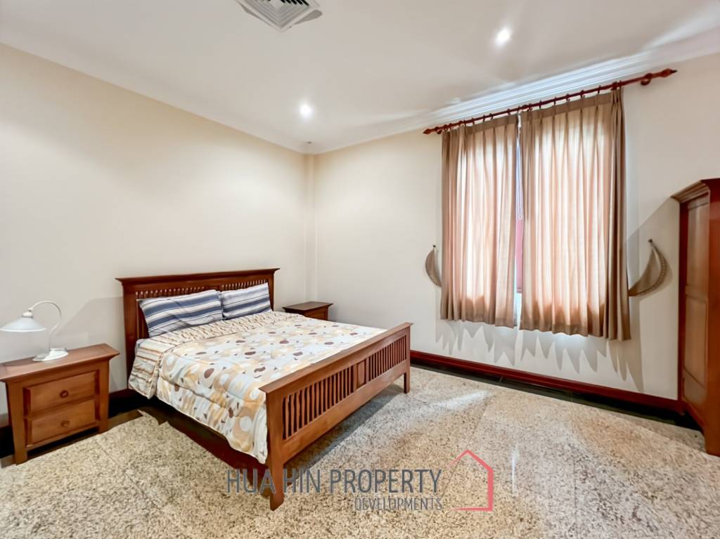 Exclusive 6-Bedroom Villa For Sale in Palm Hills Cha Am