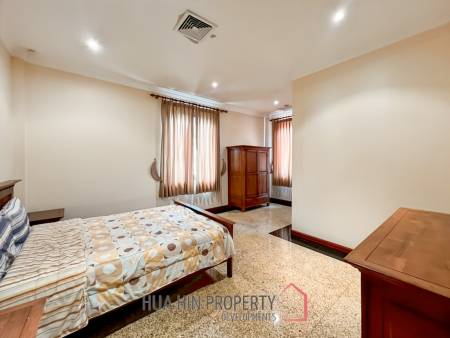 Exclusive 6-Bedroom Villa For Sale in Palm Hills Cha Am