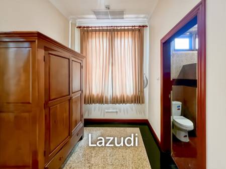 Exclusive 6-Bedroom Villa For Sale in Palm Hills Cha Am