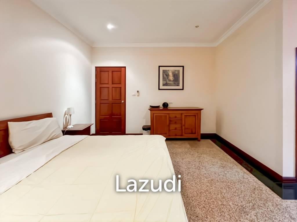 Exclusive 6-Bedroom Villa For Sale in Palm Hills Cha Am