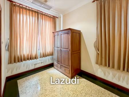 Exclusive 6-Bedroom Villa For Sale in Palm Hills Cha Am