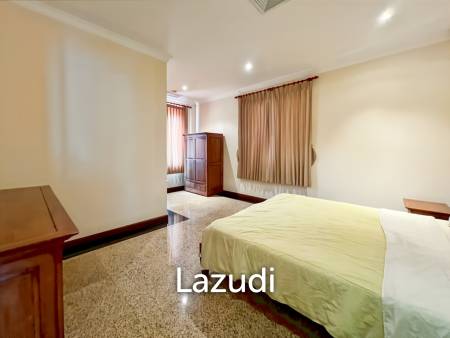 Exclusive 6-Bedroom Villa For Sale in Palm Hills Cha Am