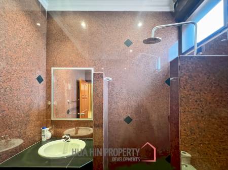 Exclusive 6-Bedroom Villa For Sale in Palm Hills Cha Am