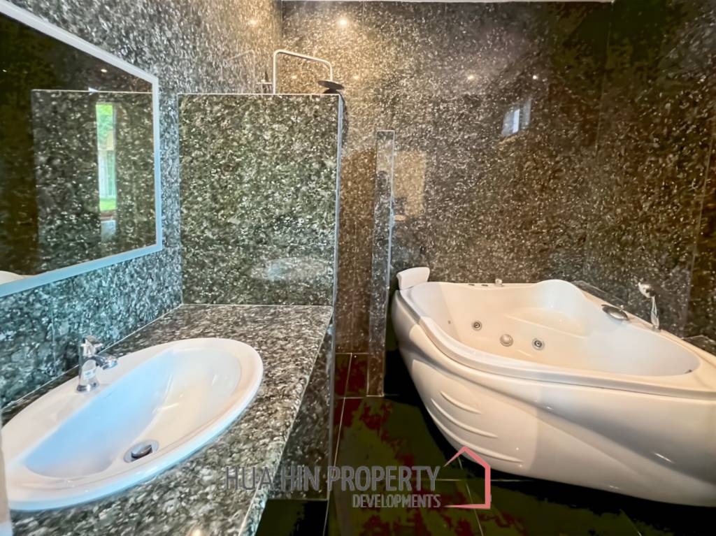Exclusive 6-Bedroom Villa For Sale in Palm Hills Cha Am