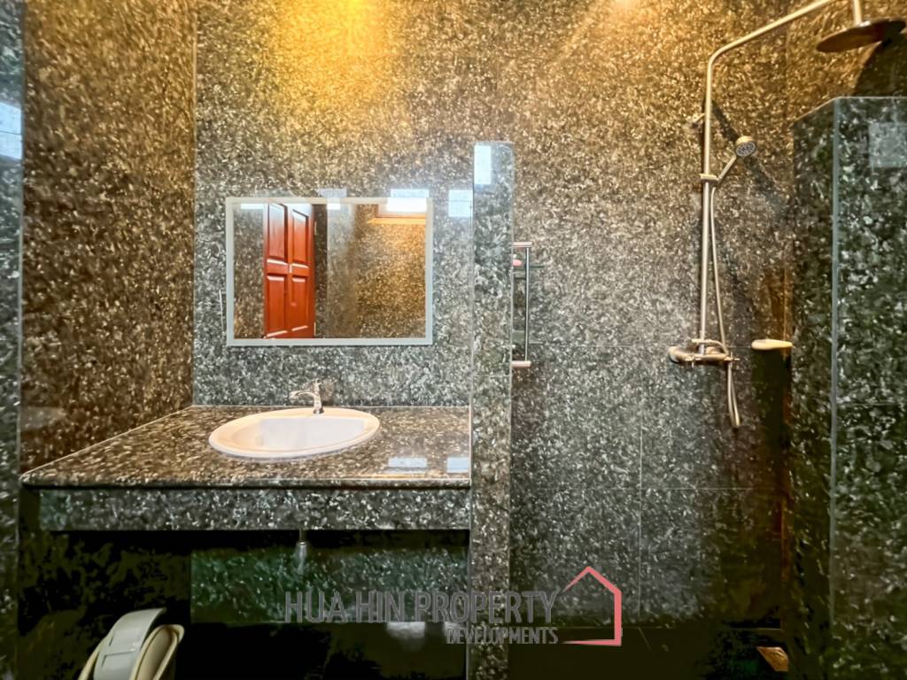 Exclusive 6-Bedroom Villa For Sale in Palm Hills Cha Am