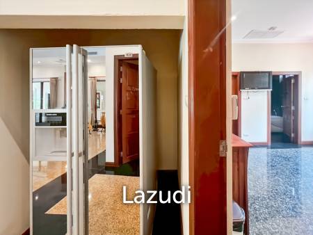 Exclusive 6-Bedroom Villa For Sale in Palm Hills Cha Am