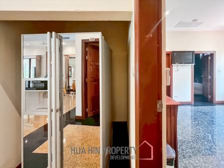 Exclusive 6-Bedroom Villa For Sale in Palm Hills Cha Am