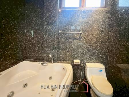 Exclusive 6-Bedroom Villa For Sale in Palm Hills Cha Am