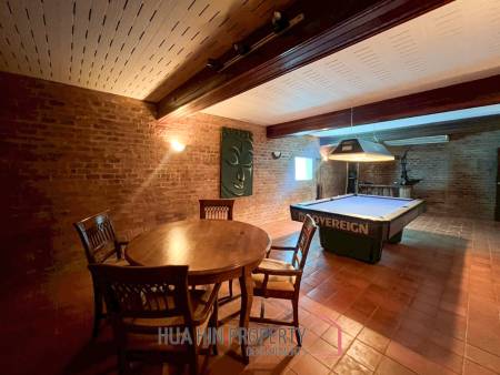 Exclusive 6-Bedroom Villa For Sale in Palm Hills Cha Am