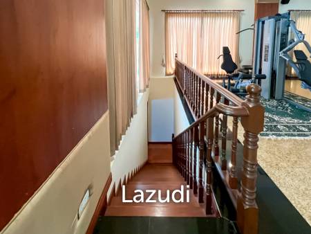 Exclusive 6-Bedroom Villa For Sale in Palm Hills Cha Am