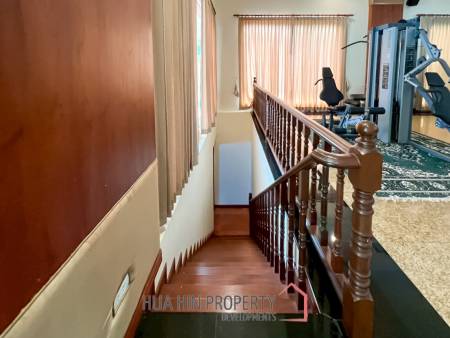 Exclusive 6-Bedroom Villa For Sale in Palm Hills Cha Am
