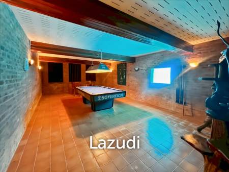 Exclusive 6-Bedroom Villa For Sale in Palm Hills Cha Am