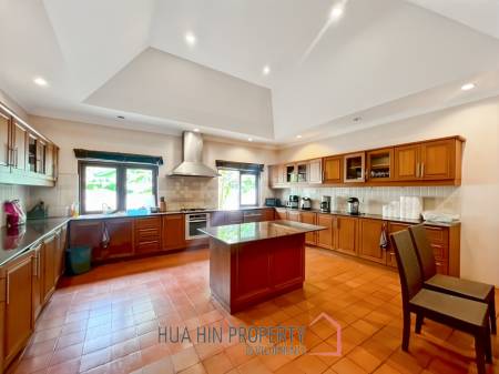 Exclusive 6-Bedroom Villa For Sale in Palm Hills Cha Am