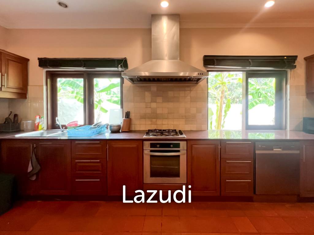 Exclusive 6-Bedroom Villa For Sale in Palm Hills Cha Am