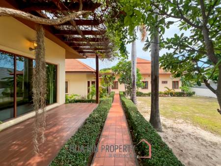 Exclusive 6-Bedroom Villa For Sale in Palm Hills Cha Am