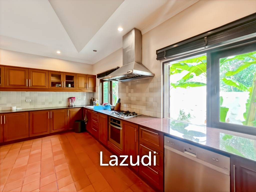 Exclusive 6-Bedroom Villa For Sale in Palm Hills Cha Am
