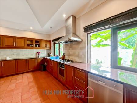 Exclusive 6-Bedroom Villa For Sale in Palm Hills Cha Am