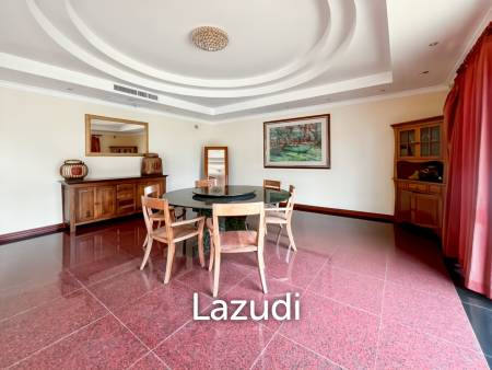 Exclusive 6-Bedroom Villa For Sale in Palm Hills Cha Am