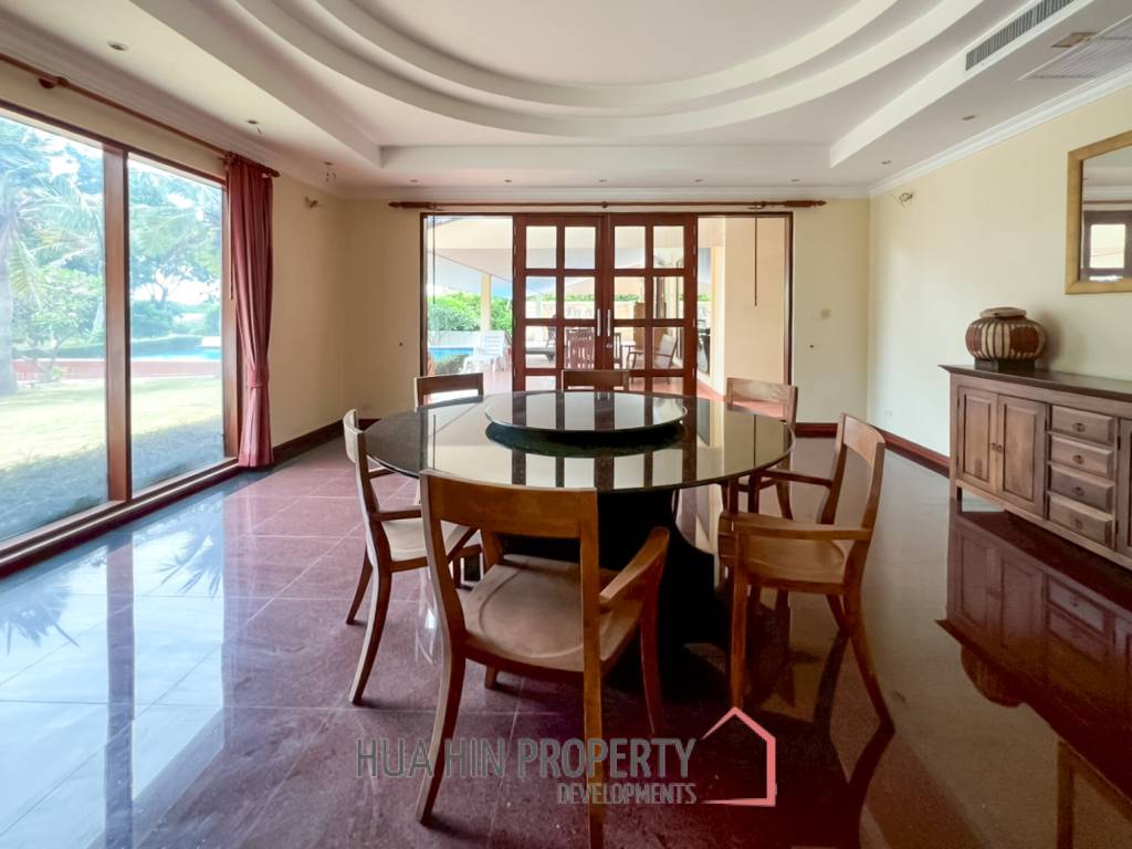 Exclusive 6-Bedroom Villa For Sale in Palm Hills Cha Am