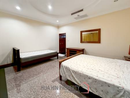 Exclusive 6-Bedroom Villa For Sale in Palm Hills Cha Am