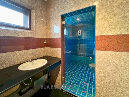 Exclusive 6-Bedroom Villa For Sale in Palm Hills Cha Am