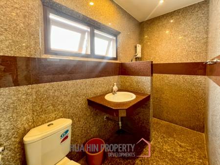 Exclusive 6-Bedroom Villa For Sale in Palm Hills Cha Am