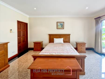 Exclusive 6-Bedroom Villa For Sale in Palm Hills Cha Am