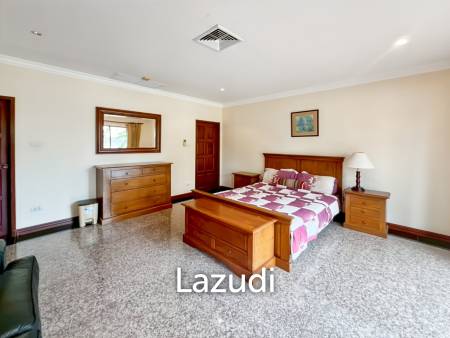 Exclusive 6-Bedroom Villa For Sale in Palm Hills Cha Am