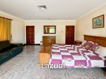 Exclusive 6-Bedroom Villa For Sale in Palm Hills Cha Am