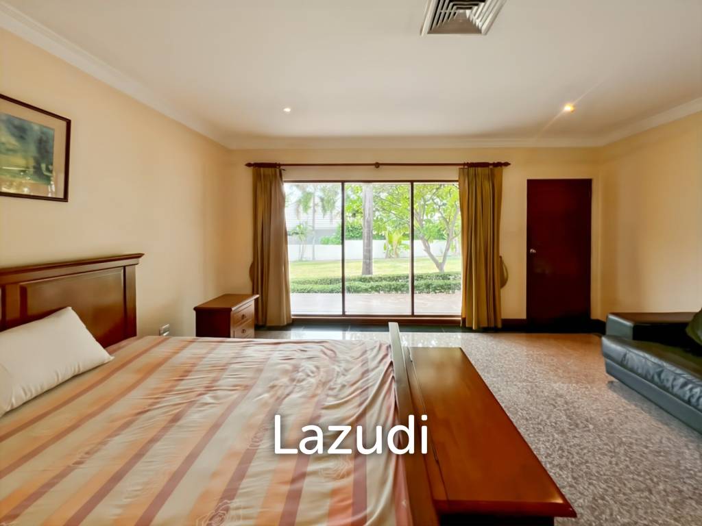 Exclusive 6-Bedroom Villa For Sale in Palm Hills Cha Am