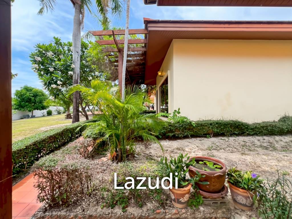 Exclusive 6-Bedroom Villa For Sale in Palm Hills Cha Am