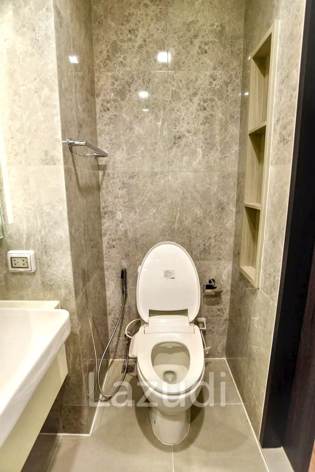 1 Bedroom 1 Bathroom 27 SQ.M Noble Around Ari