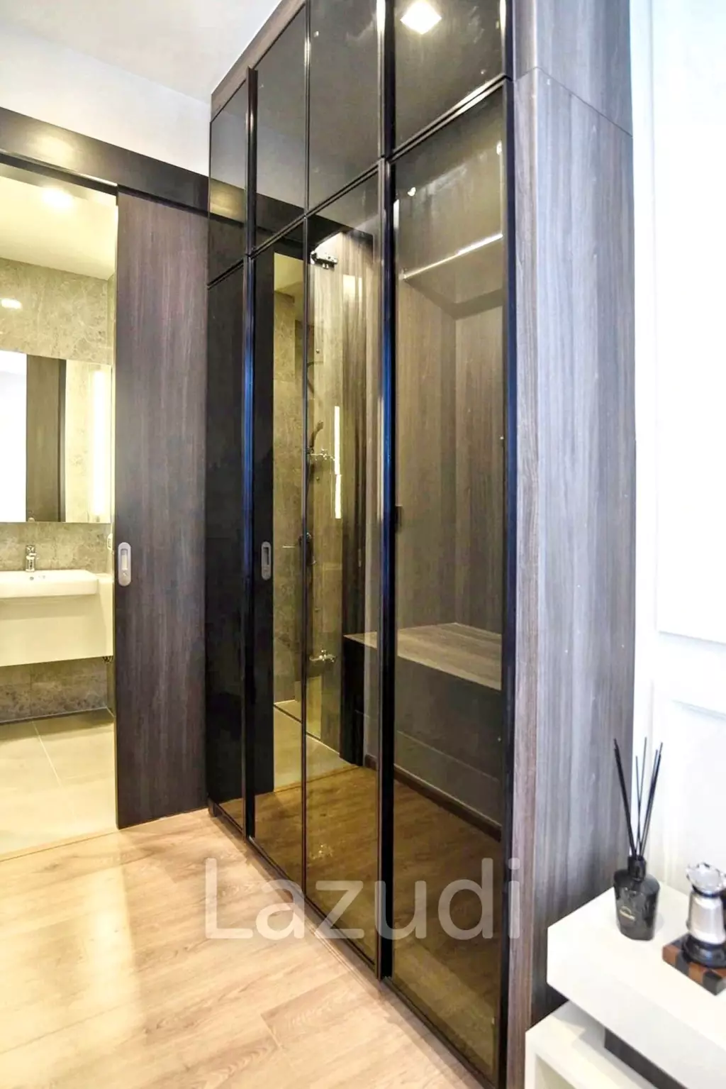 1 Bedroom 1 Bathroom 27 SQ.M Noble Around Ari