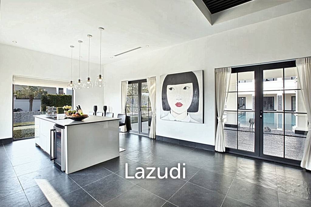 2,400 Sqm 6 Bed 8 Bath Villa For Sale