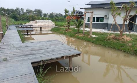 Restaurant and 6 Guest Houses Resort For Sale in Ban Du
