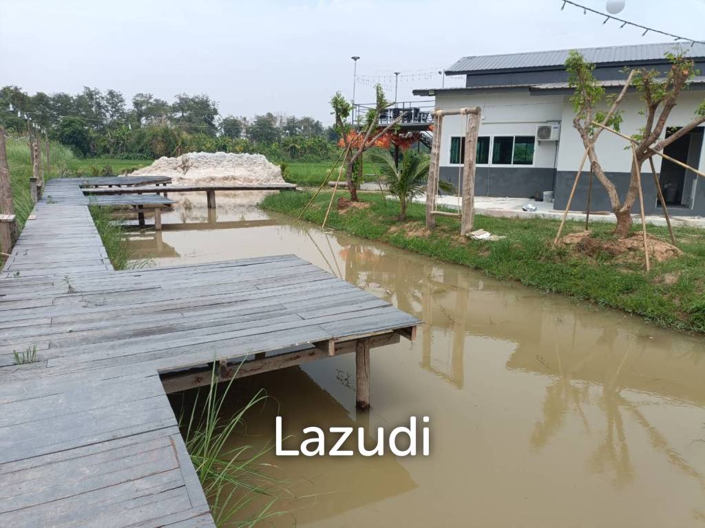 Restaurant and 6 Guest Houses Resort For Sale in Ban Du