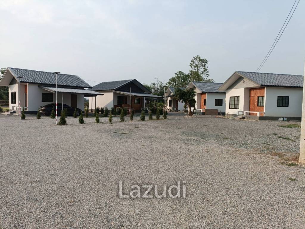 Restaurant and 6 Guest Houses Resort For Sale in Ban Du