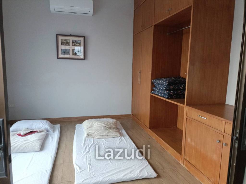 Restaurant and 6 Guest Houses Resort For Sale in Ban Du