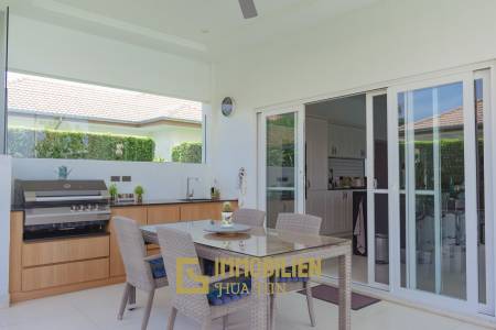 Modern 3 bed pool Villa in Mali Prestige