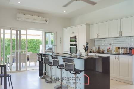 Modern 3 bed pool Villa in Mali Prestige