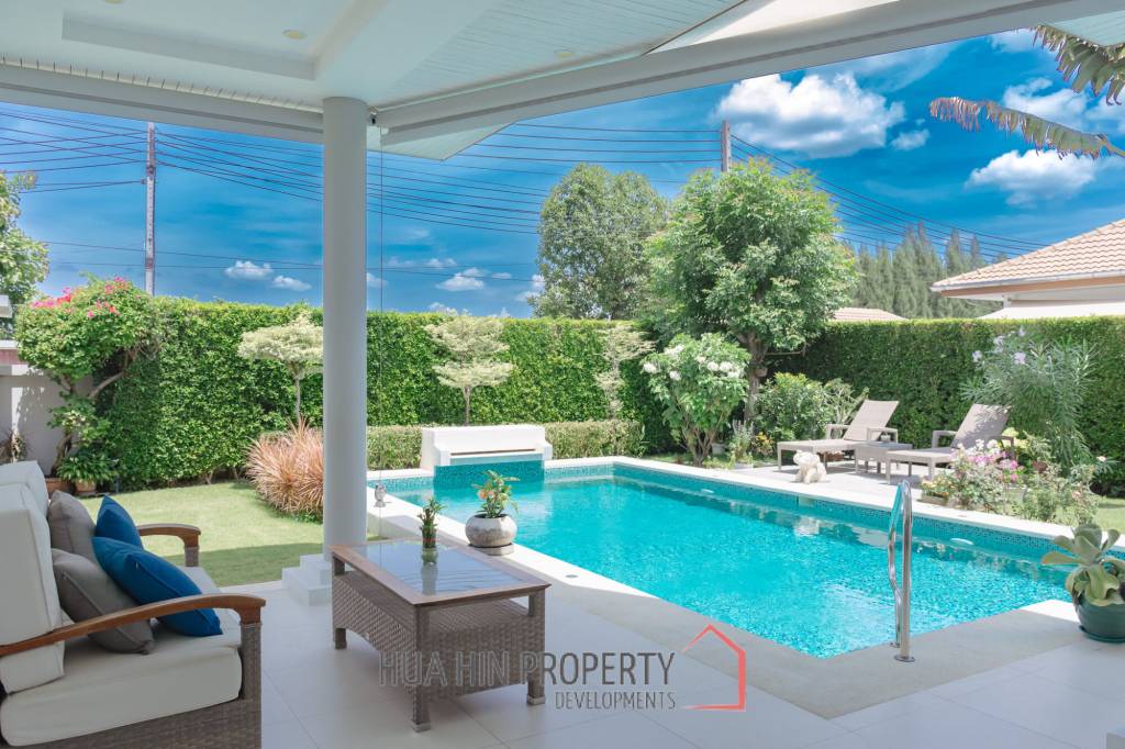 Modern 3 bed pool Villa in Mali Prestige