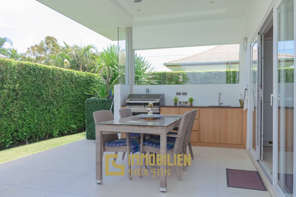 Modern 3 bed pool Villa in Mali Prestige