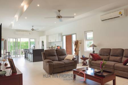 Modern 3 bed pool Villa in Mali Prestige