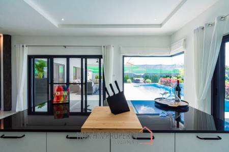 3 Bed 3 Bath 185 SQ,M Mali Bua Villa Leelawadee Essence