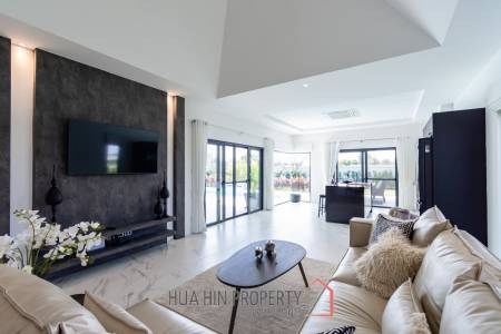 3 Bed 3 Bath 185 SQ,M Mali Bua Villa Leelawadee Essence
