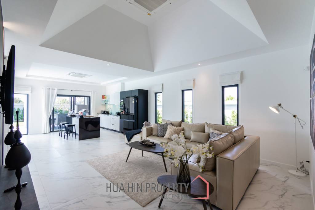 3 Bed 3 Bath 185 SQ,M Mali Bua Villa Leelawadee Essence
